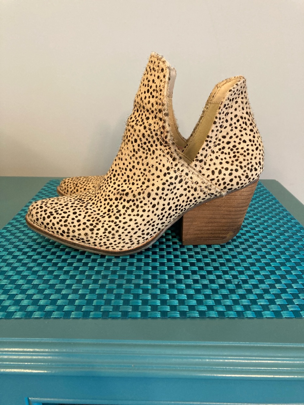 Coconuts by Matisse - Cheetah Print Cutout Ankle Booties Women Size 7